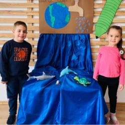 children present their ideas in a saving water project 